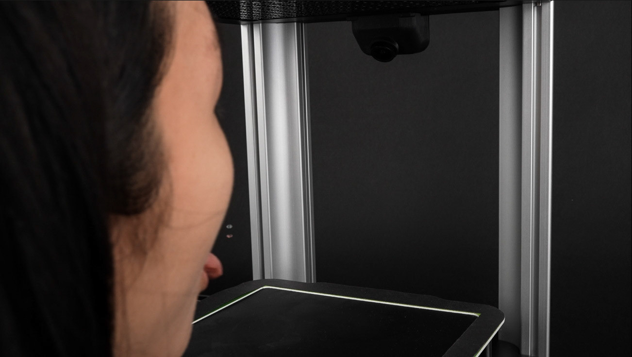 Held in Air detail 1